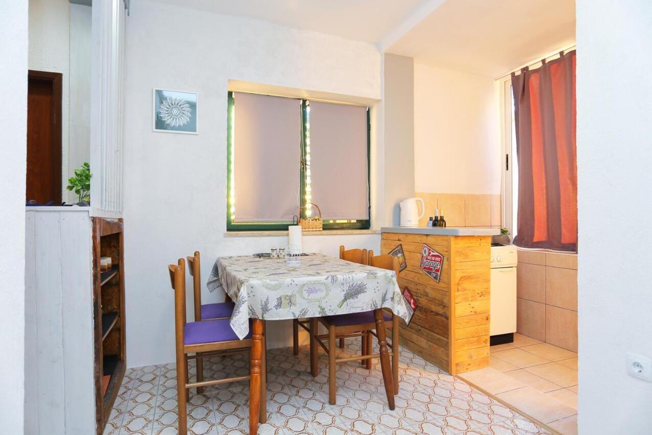 Apartments And Rooms With Parking Space Makarska - 18028 ภายนอก รูปภาพ