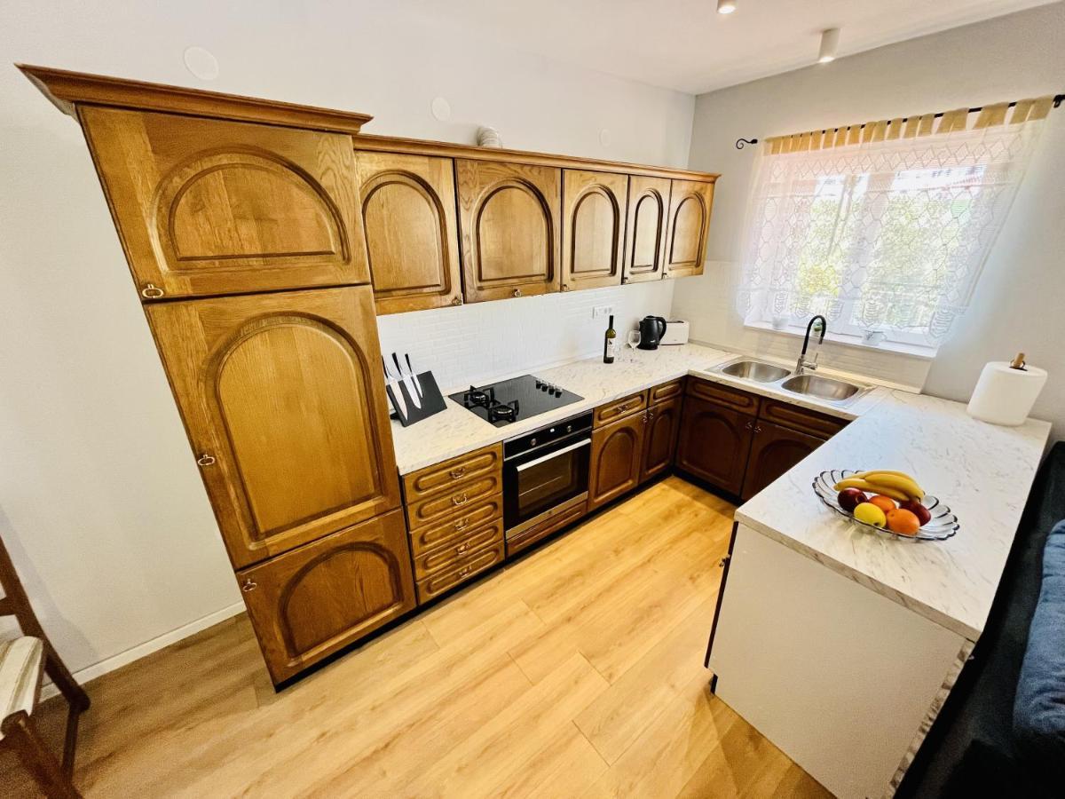 Apartments And Rooms With Parking Space Makarska - 18028 ภายนอก รูปภาพ