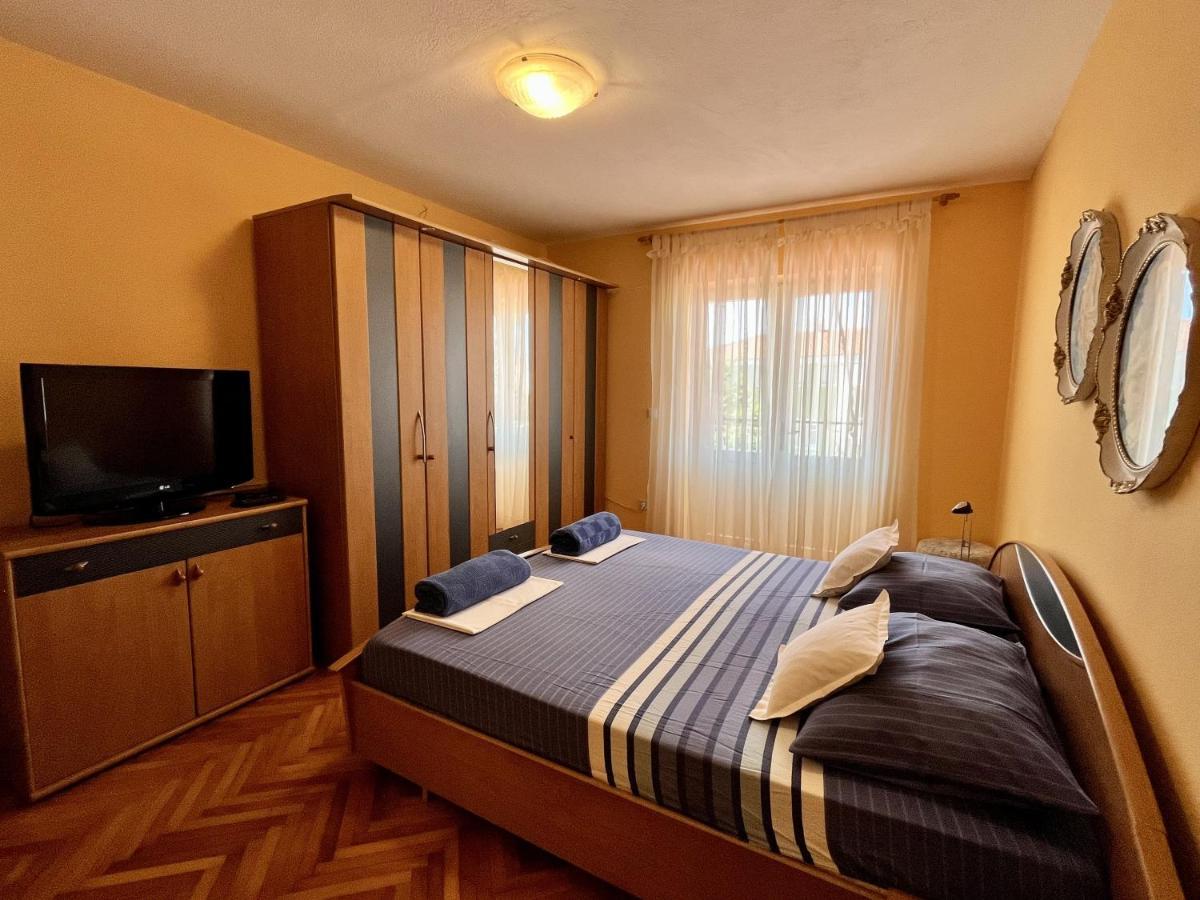 Apartments And Rooms With Parking Space Makarska - 18028 ภายนอก รูปภาพ